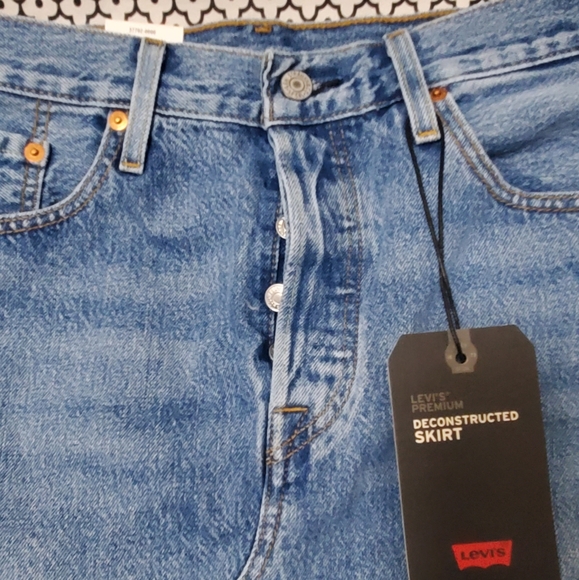 Levis jean skirt - Picture 6 of 9